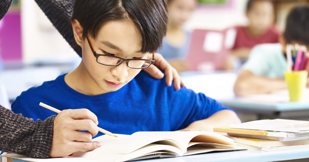4 Signs Your Child Might Benefit From Science Tuition